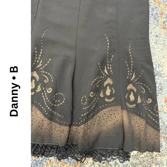 🛍️3/$40 Danny B  Black Fit and Flare Skirt with nude Floral Accent Lined Large - Picture 3 of 6